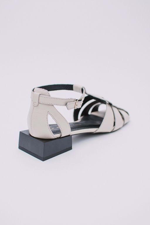 Agatha off white 39